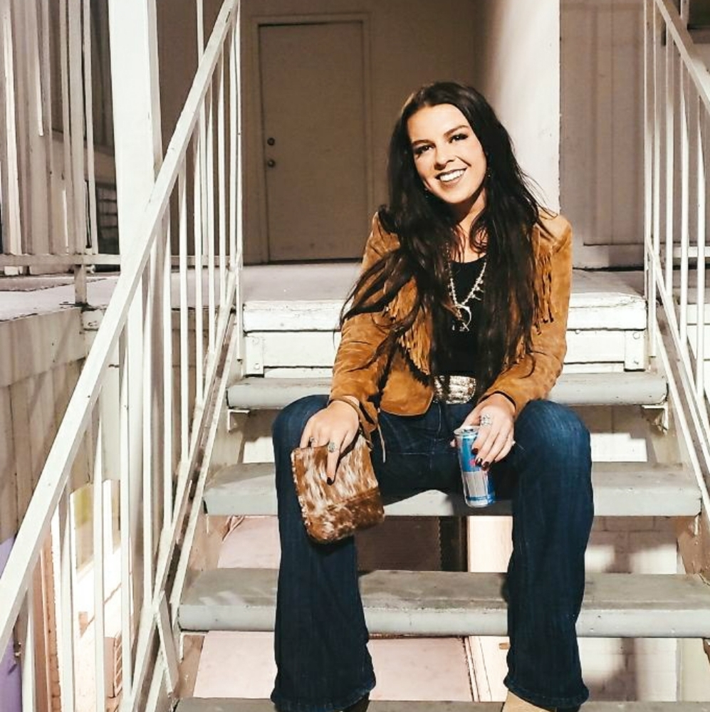 Meet your Posher, Lydia